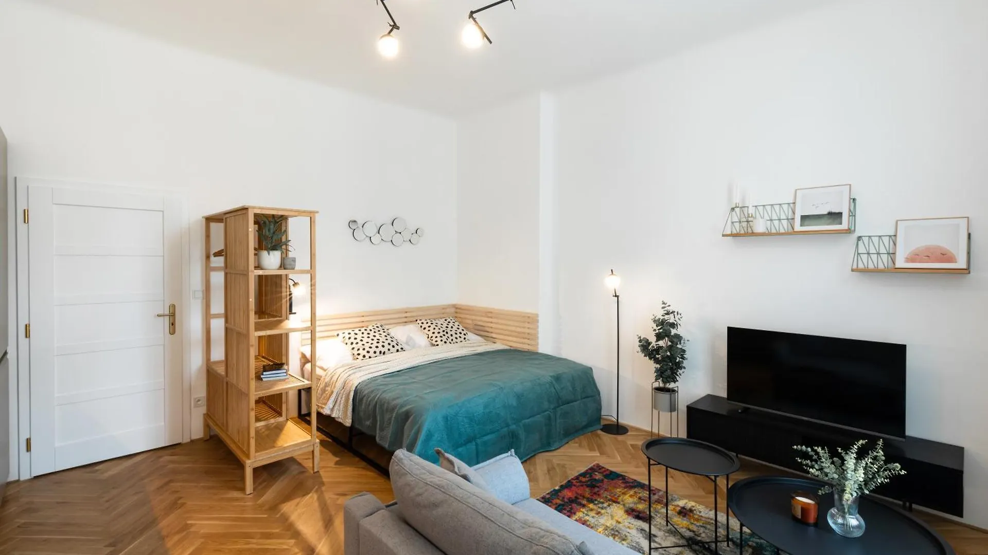Apartment Sunny Condo In The Center Of Vrsovice Prague Czech Republic